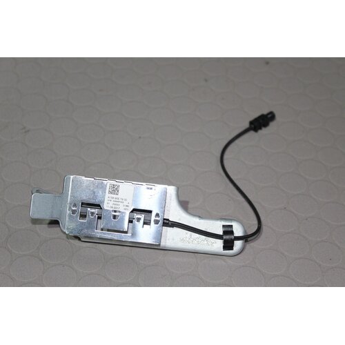 Mercedes Benz W176 A-Klasse Antenne Signalverstärker A 1569057900