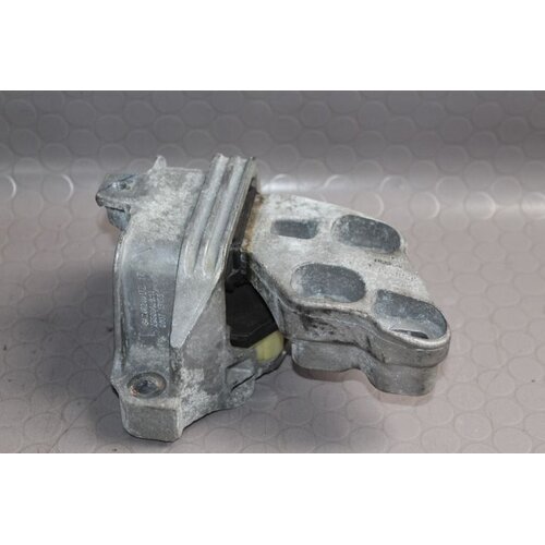 Mercedes Benz W246 B-Klasse Motorlager Motor Lagerung A 2462400217