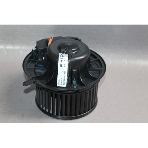 VW Golf 5 V Gebläsemotor Heizung 8EW351043