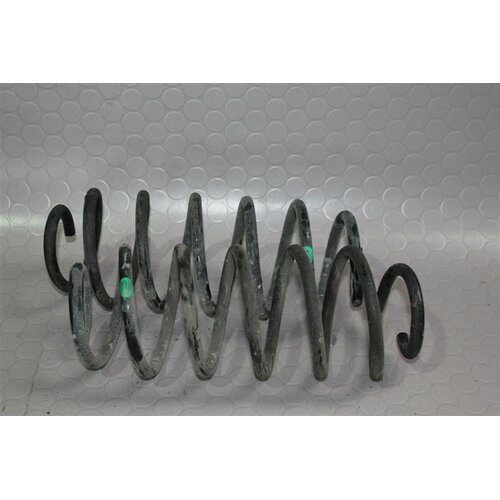 Toyota Aygo AB1 BJ2012 1.0 50KW Feder Federn hinten