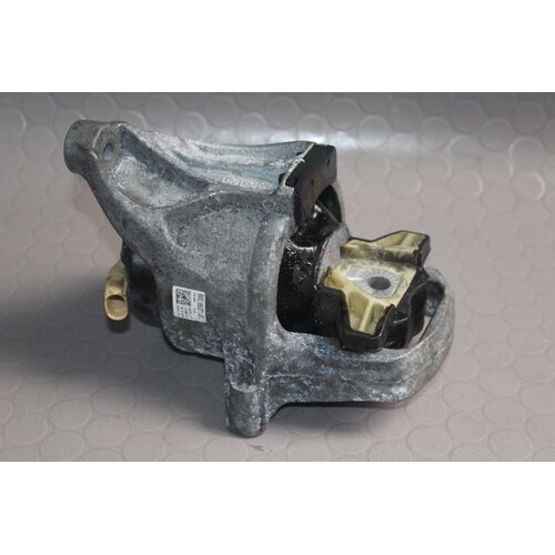Audi A4 8W5 2.0TDI 140KW Motorhalter Mototräger 8W0199371AT