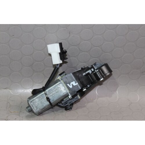 Mercedes W204 Stellmotor Sitzverstellung vorne rechts 0390203207