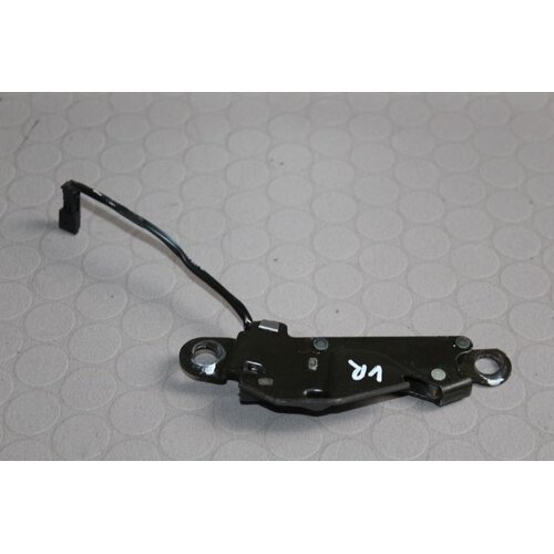 Mercedes Benz R230 SL 500 Aufnahme Verrieglung Verdeck Haken rechts A 2307900277