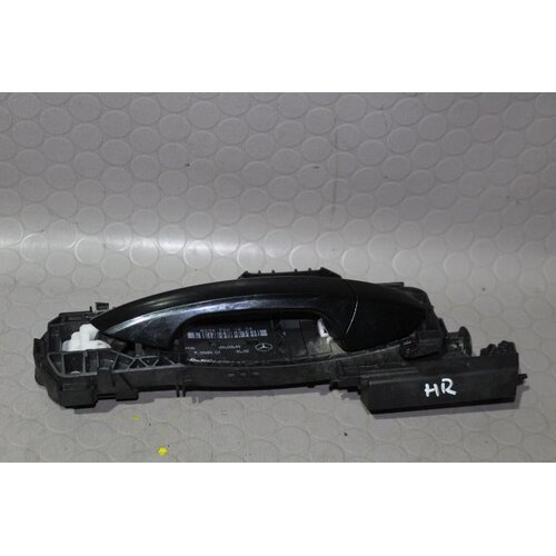 Mercedes Benz W117 CLA Türgriff hinten rechts A 2047600270 191U KOSMOSBLACK