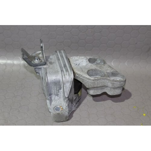 Mercedes Benz W117 CLA Motorlager Motor Lagerung A 2462400217