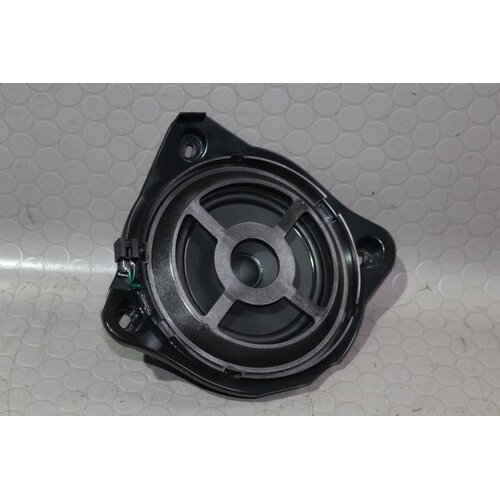 Mercedes C-Klasse W205 Lautsprecher Tieftöner Speaker Vorne Rechts A2058201900