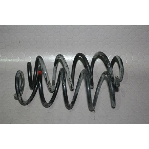 Toyota Yaris BJ2013 1KR 2x Federn Feder hinten links rechts rot