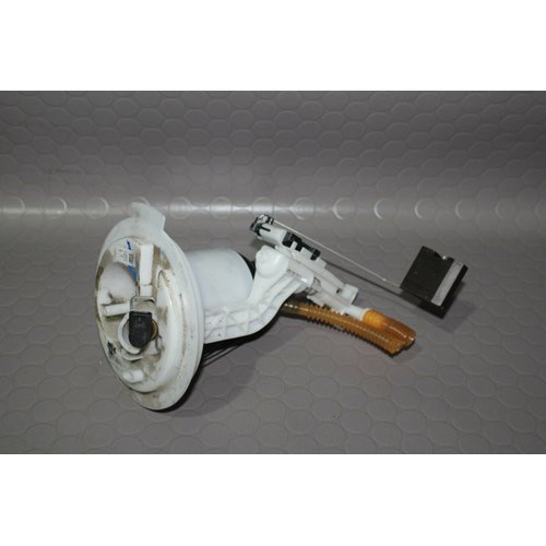 Mercedes W204 C-Klasse C 300 Kraftstoffpumpe Benzinpumpe A2044701494