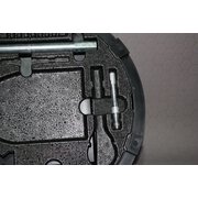 Mercedes Benz W215 Bordwerkzeug Reserveradhalter A2205800005