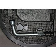 Mercedes Benz W215 Bordwerkzeug Reserveradhalter A2205800005