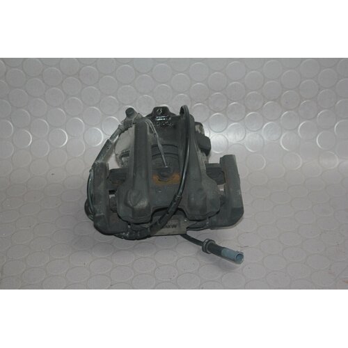 BMW 1ER F20 LCI M Paket 120d 140 KW Bremssattel Bremszange hinten rechts